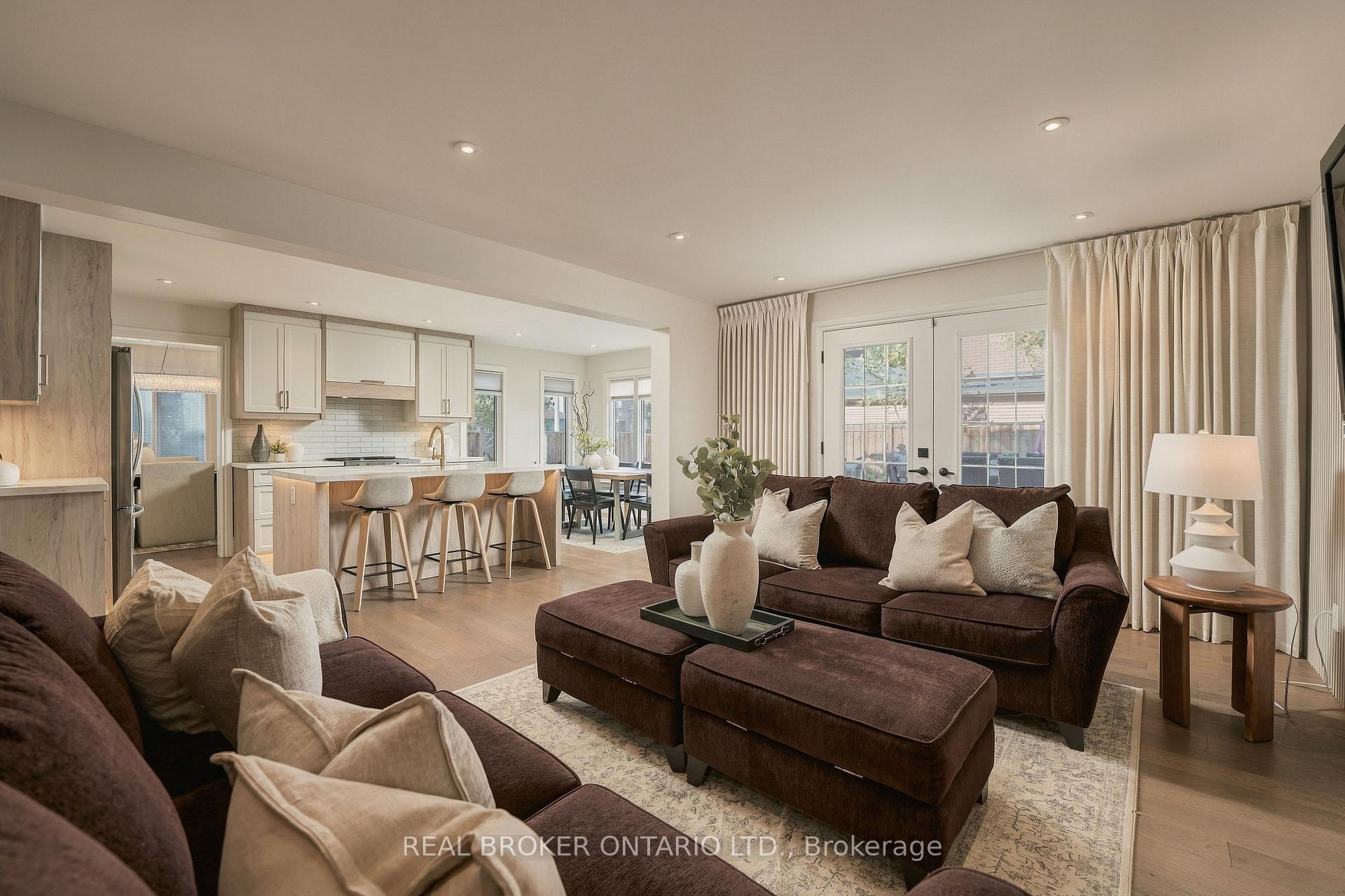 Photo 16 of 551 Kastelic Place, Burlington, Roseland — HOMEH