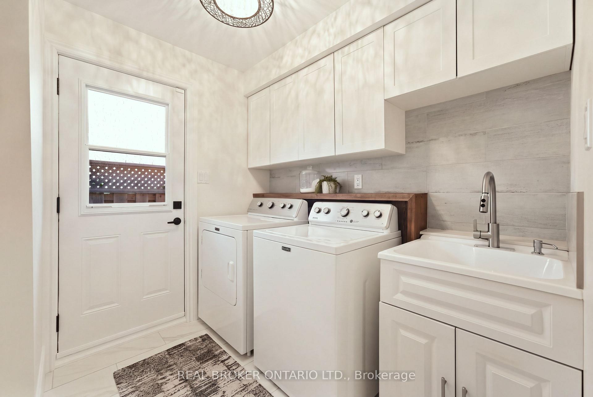 Photo 18 of 551 Kastelic Place, Burlington, Roseland — HOMEH