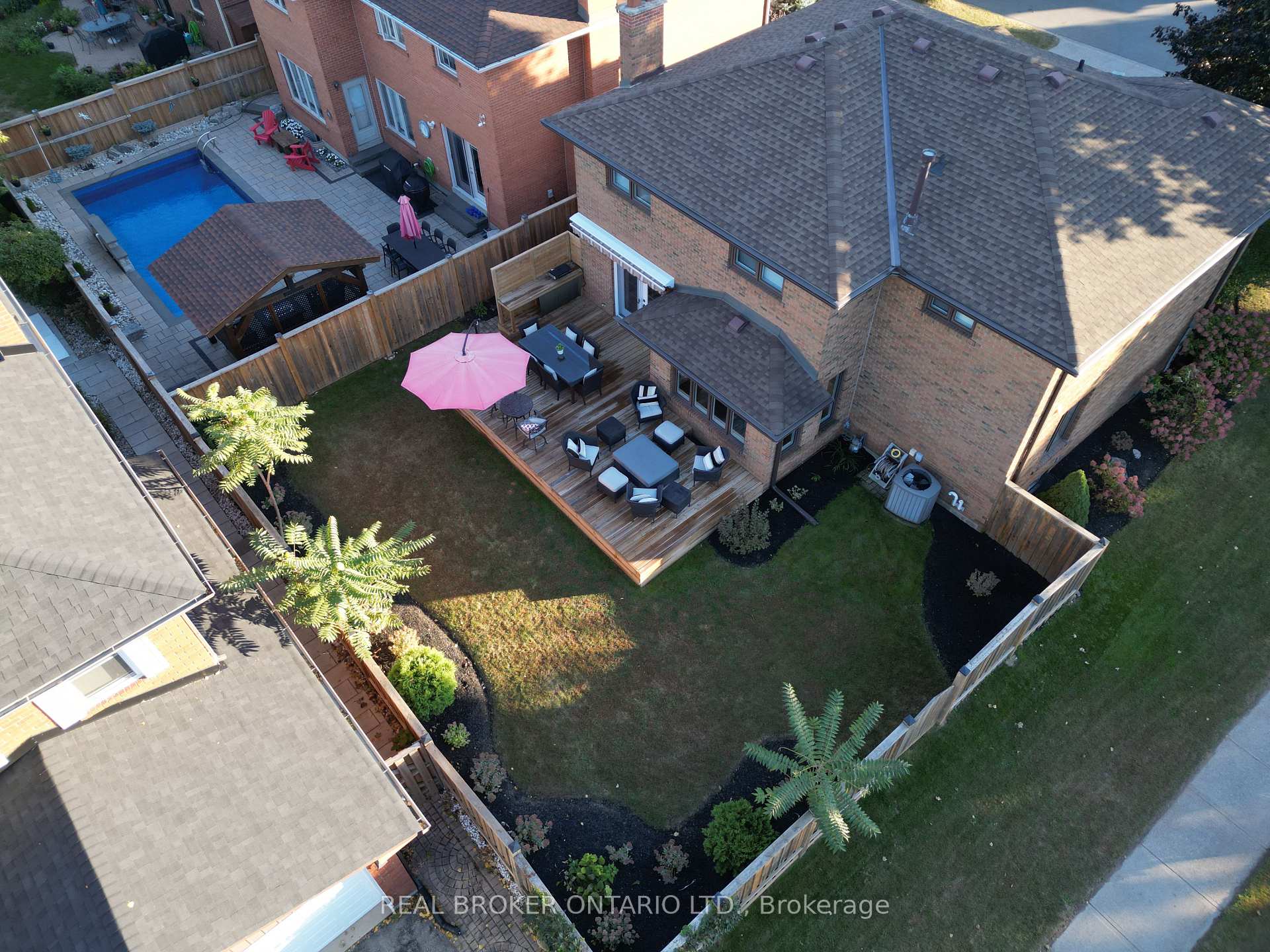 Photo 37 of 551 Kastelic Place, Burlington, Roseland — HOMEH