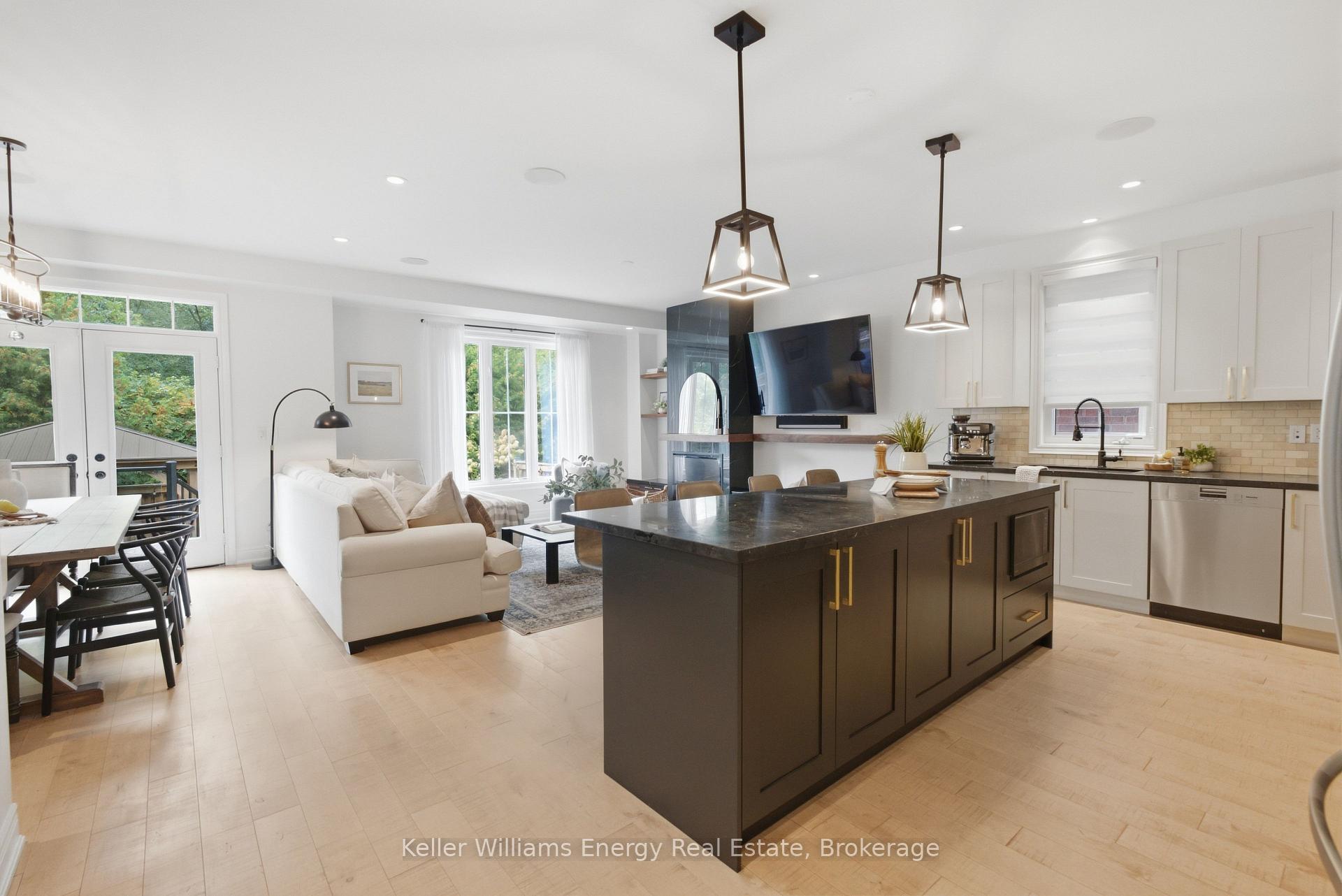 Photo 7 of 88 Underwood Drive, Whitby, Brooklin — HOMEH