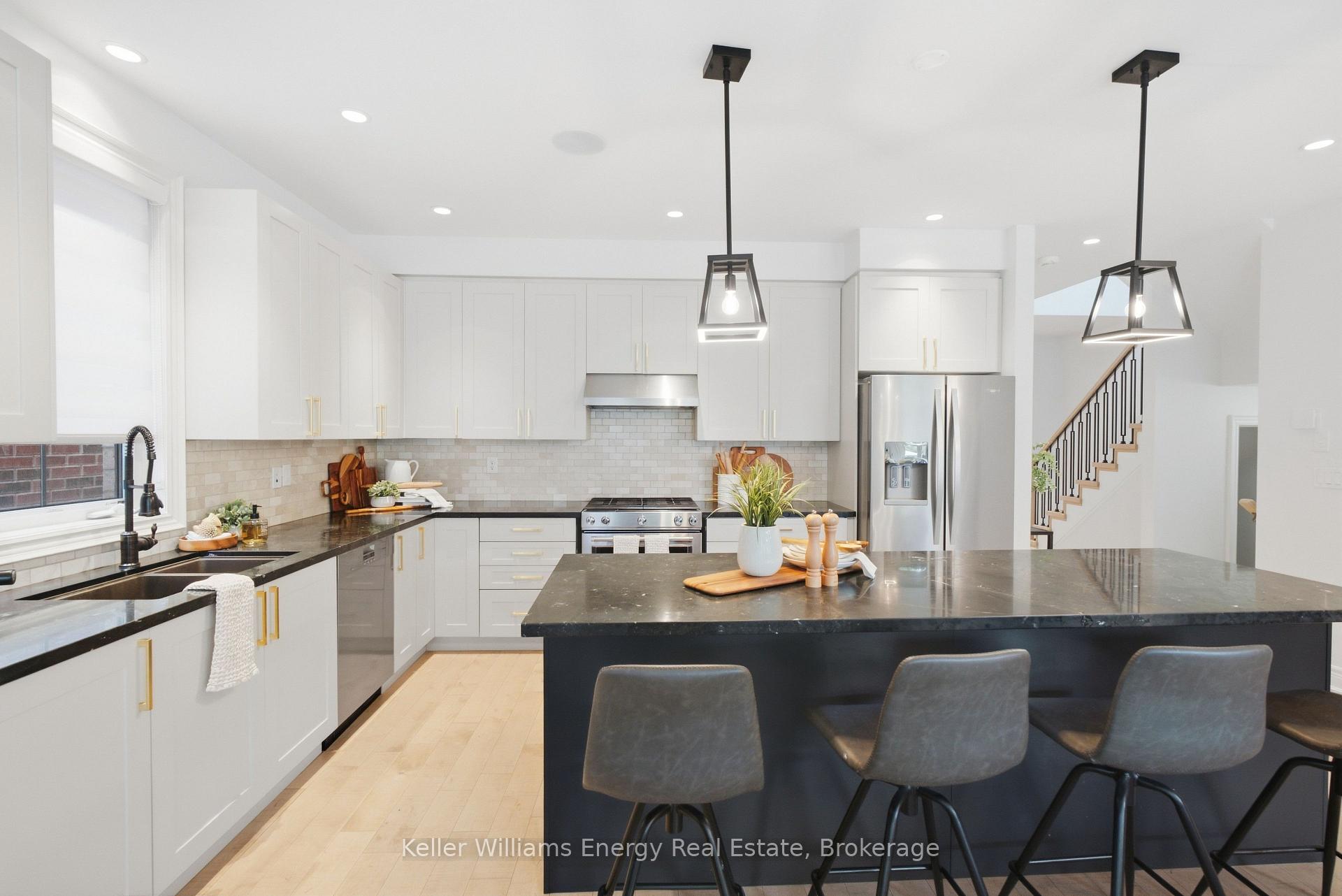 Photo 11 of 88 Underwood Drive, Whitby, Brooklin — HOMEH