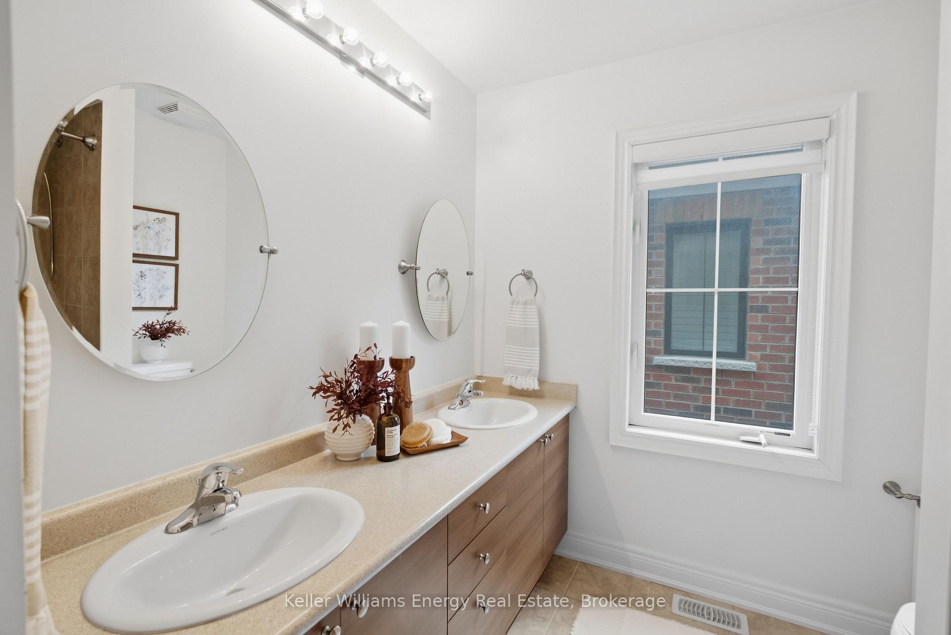 Photo 36 of 88 Underwood Drive, Whitby, Brooklin — HOMEH