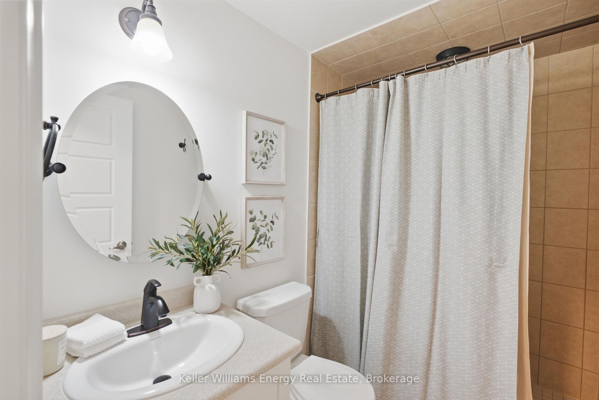 Photo 43 of 88 Underwood Drive, Whitby, Brooklin — HOMEH