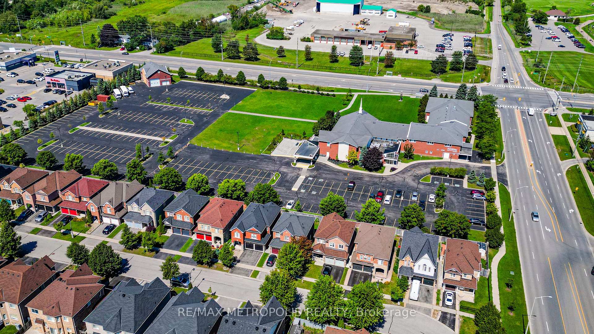 Photo 10 of 58 Dunwell Crescent, Ajax, Northeast Ajax — HOMEH