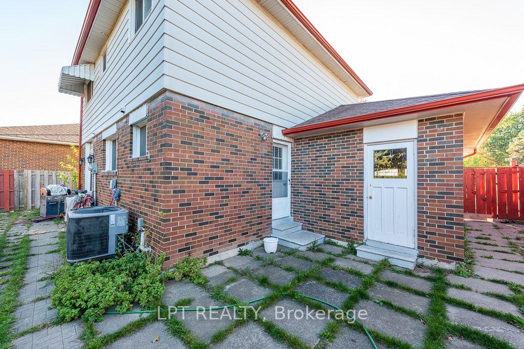 Photo 45 of 111 Dearbourne Boulevard, Brampton, Southgate — HOMEH