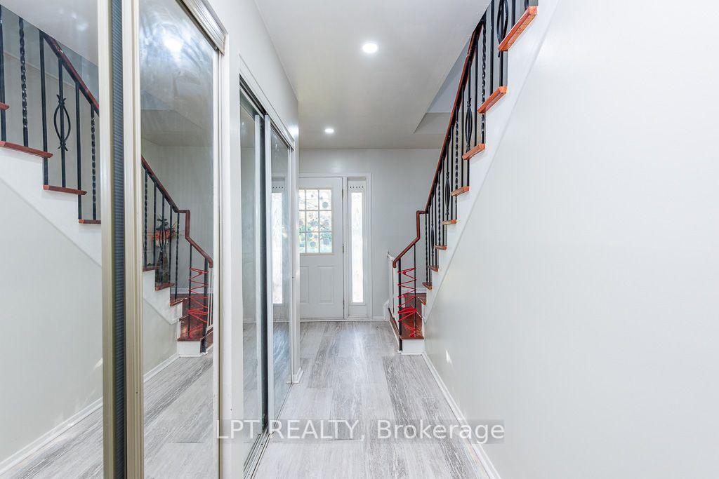 Photo 12 of 111 Dearbourne Boulevard, Brampton, Southgate — HOMEH