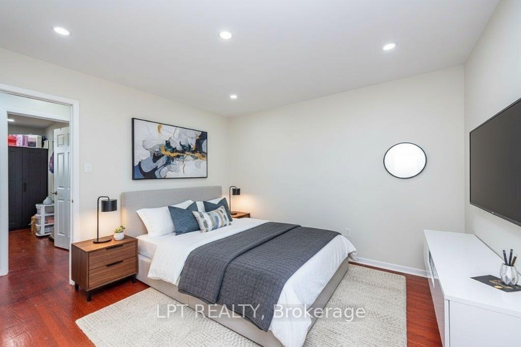 Photo 20 of 111 Dearbourne Boulevard, Brampton, Southgate — HOMEH