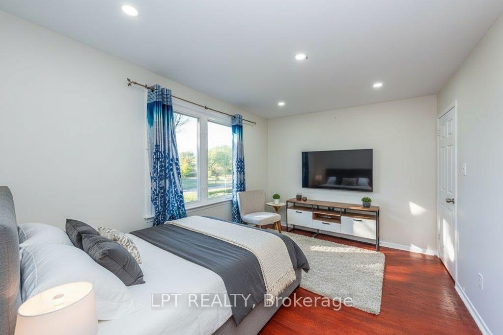 Photo 22 of 111 Dearbourne Boulevard, Brampton, Southgate — HOMEH