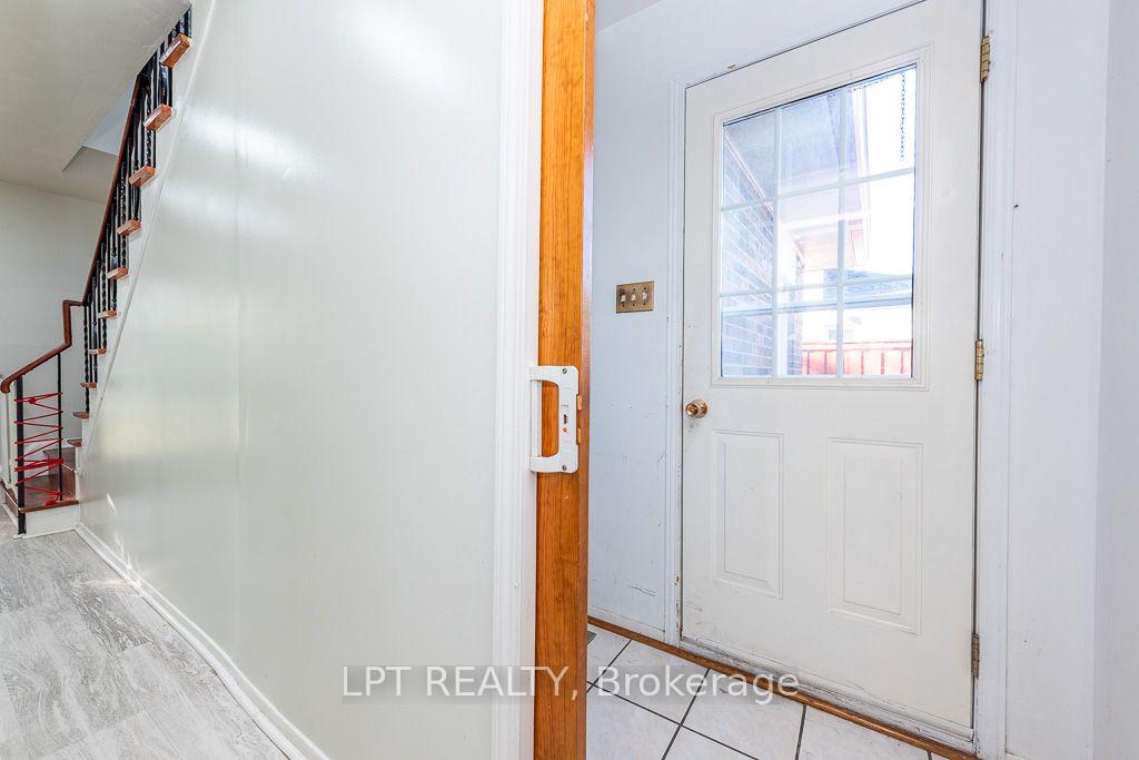 Photo 26 of 111 Dearbourne Boulevard, Brampton, Southgate — HOMEH