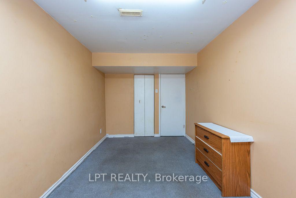 Photo 30 of 111 Dearbourne Boulevard, Brampton, Southgate — HOMEH