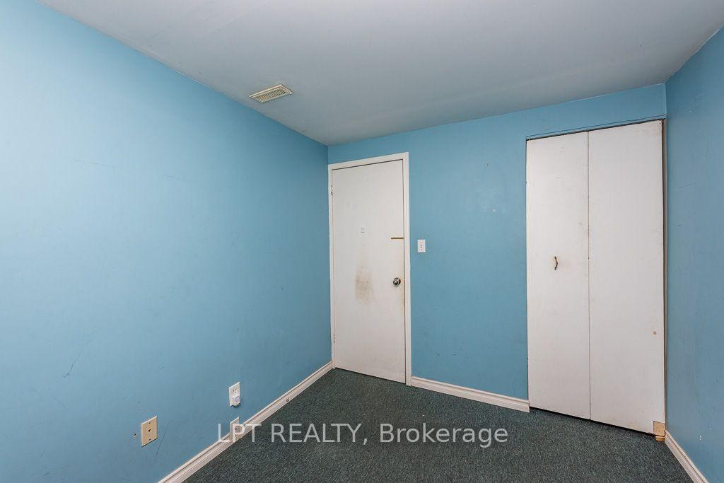 Photo 32 of 111 Dearbourne Boulevard, Brampton, Southgate — HOMEH