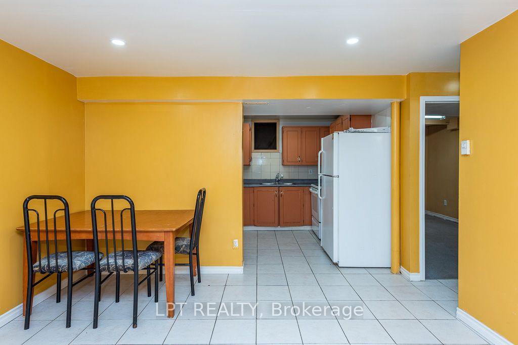 Photo 35 of 111 Dearbourne Boulevard, Brampton, Southgate — HOMEH