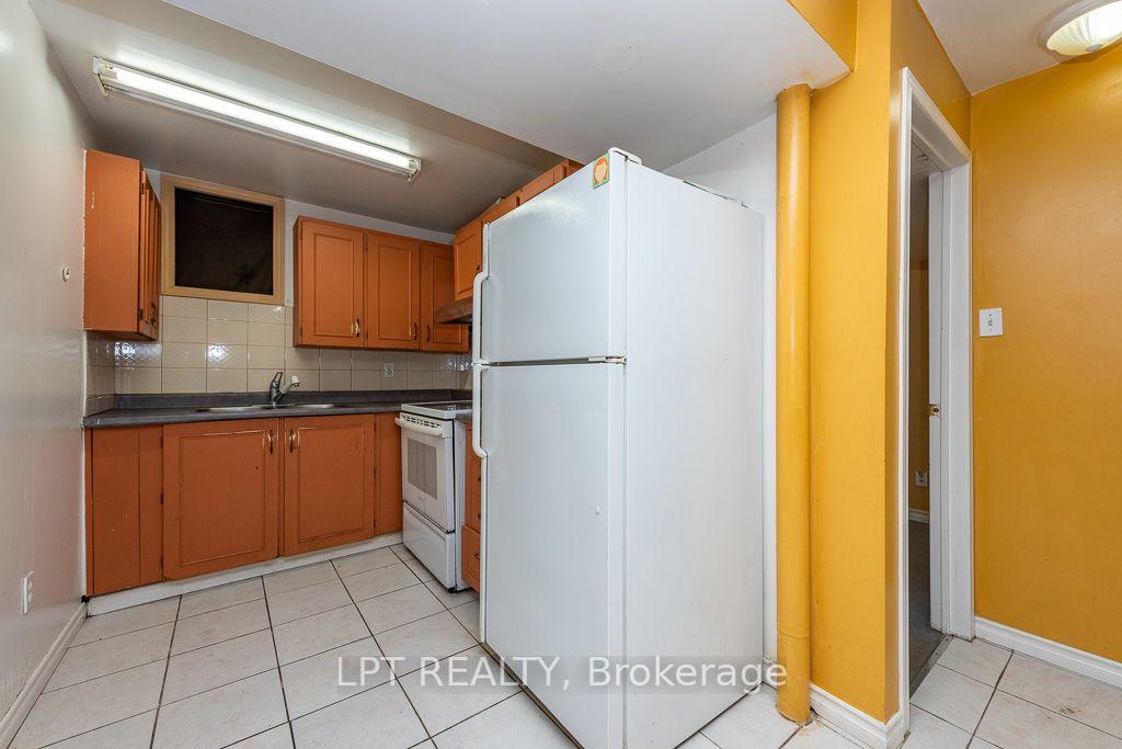 Photo 36 of 111 Dearbourne Boulevard, Brampton, Southgate — HOMEH