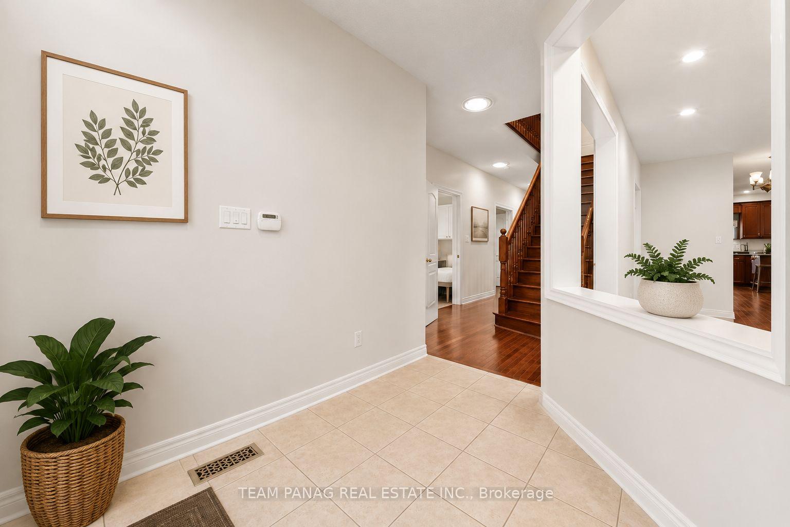 Photo 6 of 47 Sorbonne Drive, Brampton, Vales of Castlemore North — HOMEH