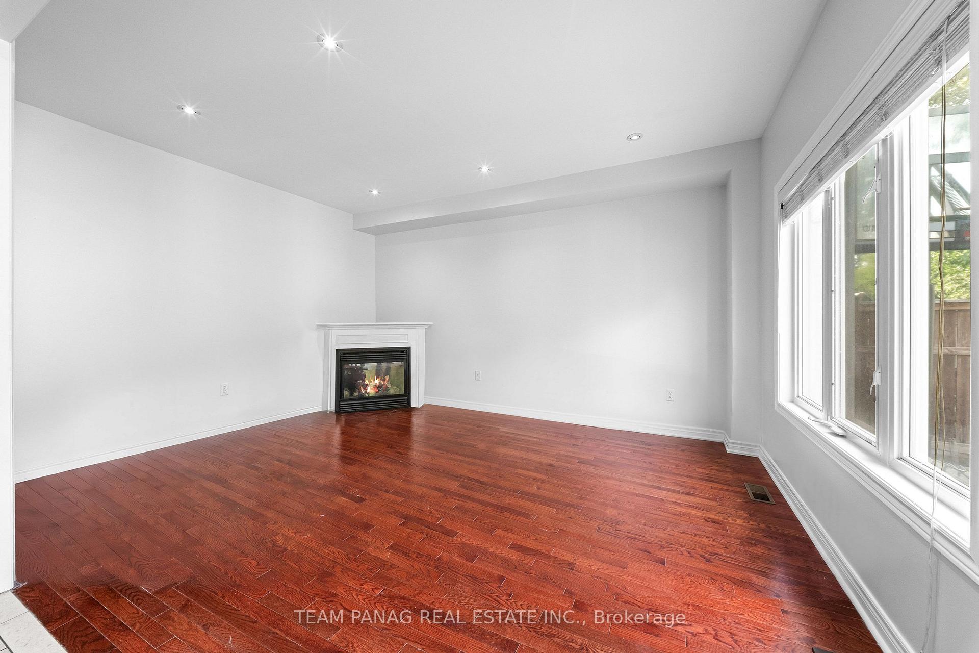 Photo 14 of 47 Sorbonne Drive, Brampton, Vales of Castlemore North — HOMEH