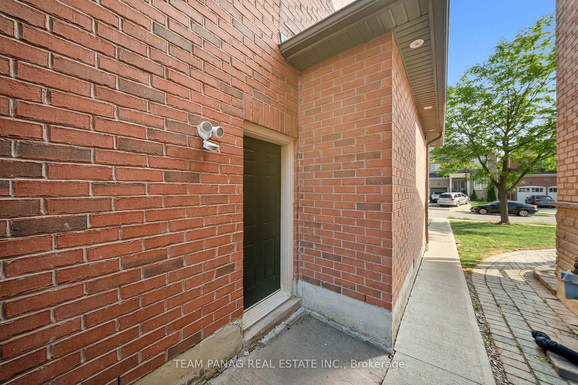 Photo 35 of 47 Sorbonne Drive, Brampton, Vales of Castlemore North — HOMEH