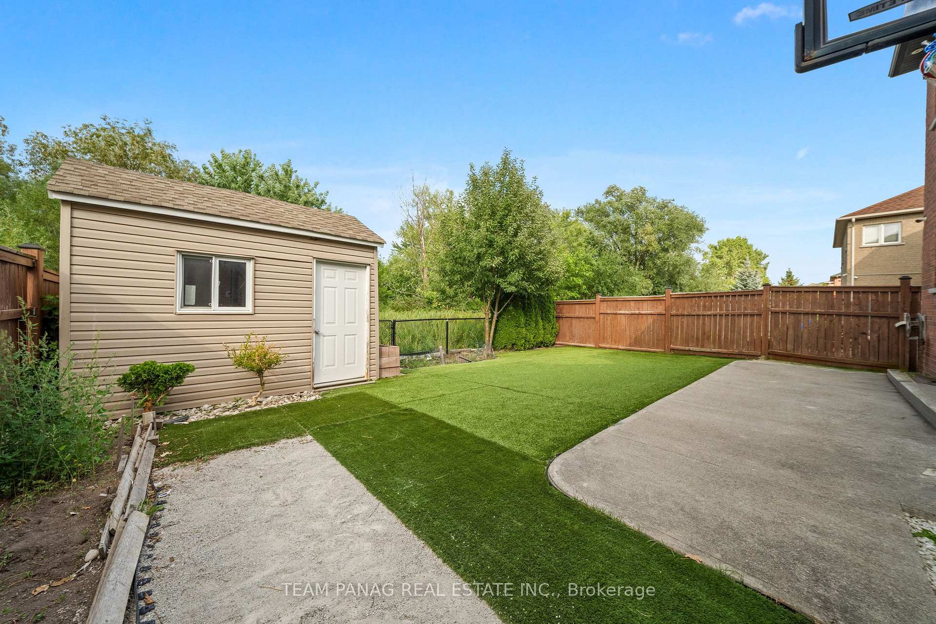 Photo 42 of 47 Sorbonne Drive, Brampton, Vales of Castlemore North — HOMEH