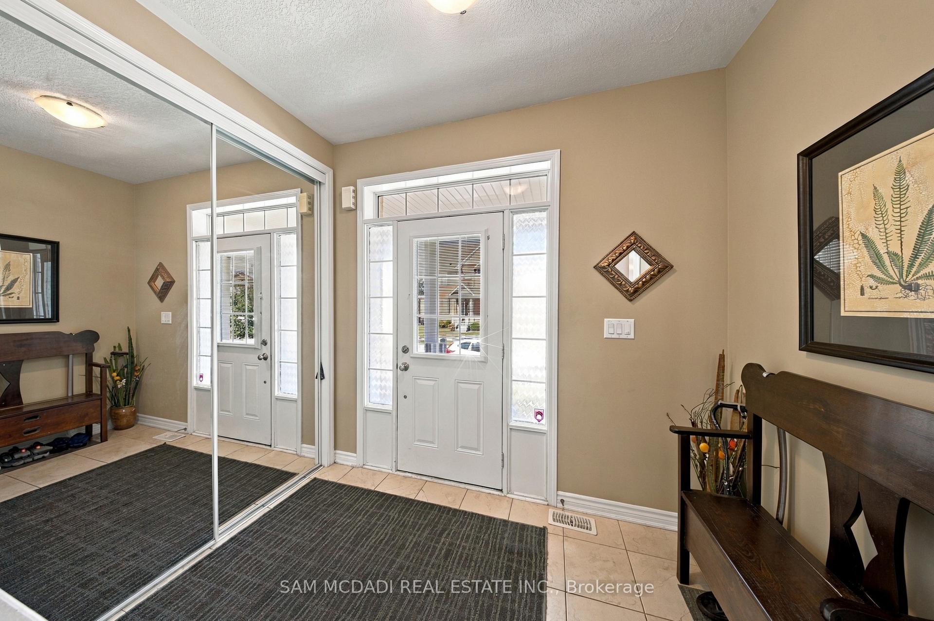 Photo 3 of 8 Celano Drive, Hamilton, Waterdown — HOMEH