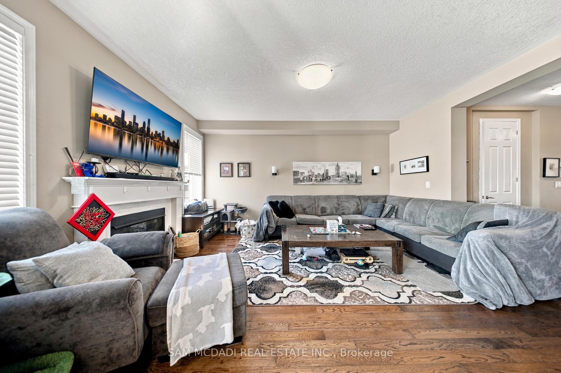 Photo 14 of 8 Celano Drive, Hamilton, Waterdown — HOMEH