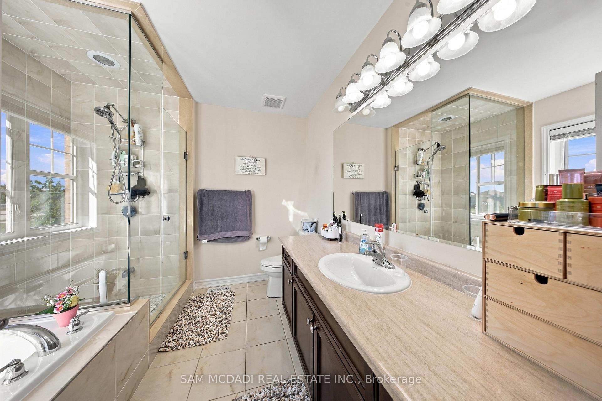 Photo 19 of 8 Celano Drive, Hamilton, Waterdown — HOMEH