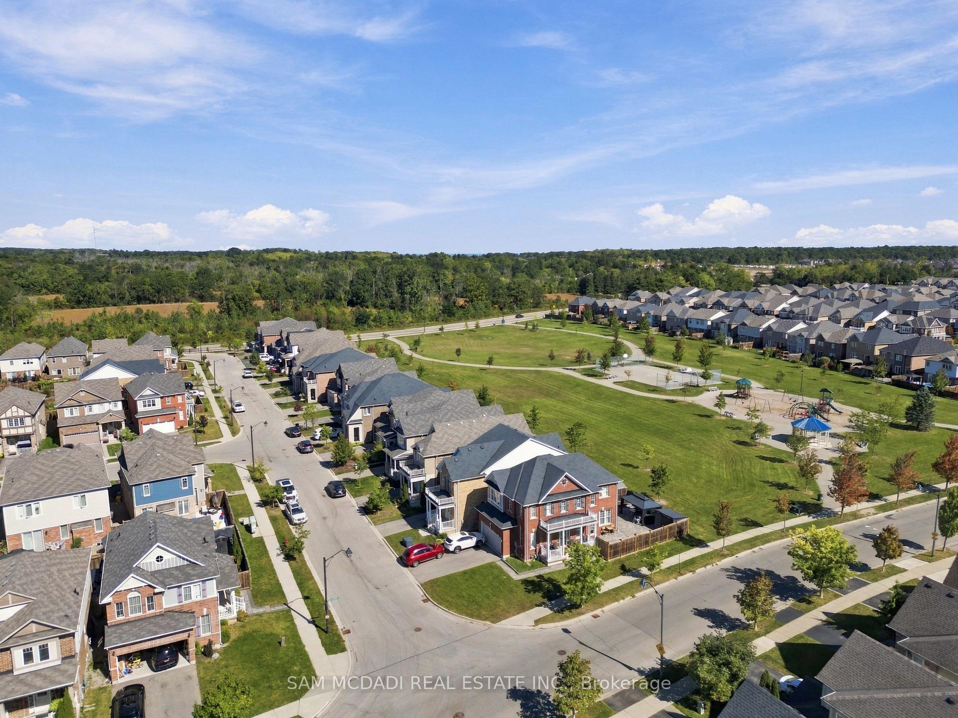 Photo 35 of 8 Celano Drive, Hamilton, Waterdown — HOMEH