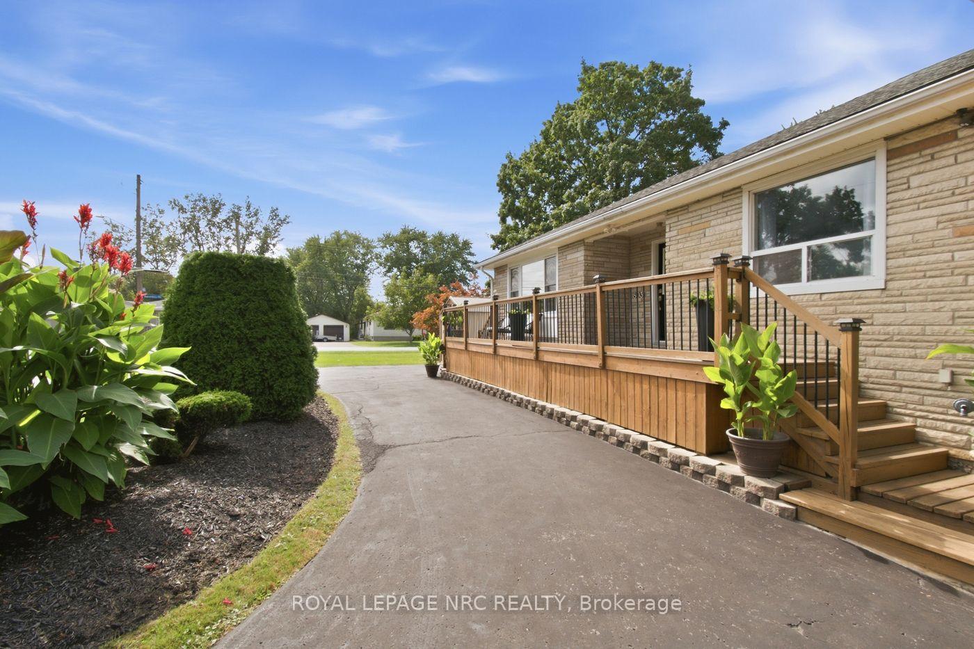 Photo 10 of 8031 Watson Street, Niagara Falls, Ascot — HOMEH