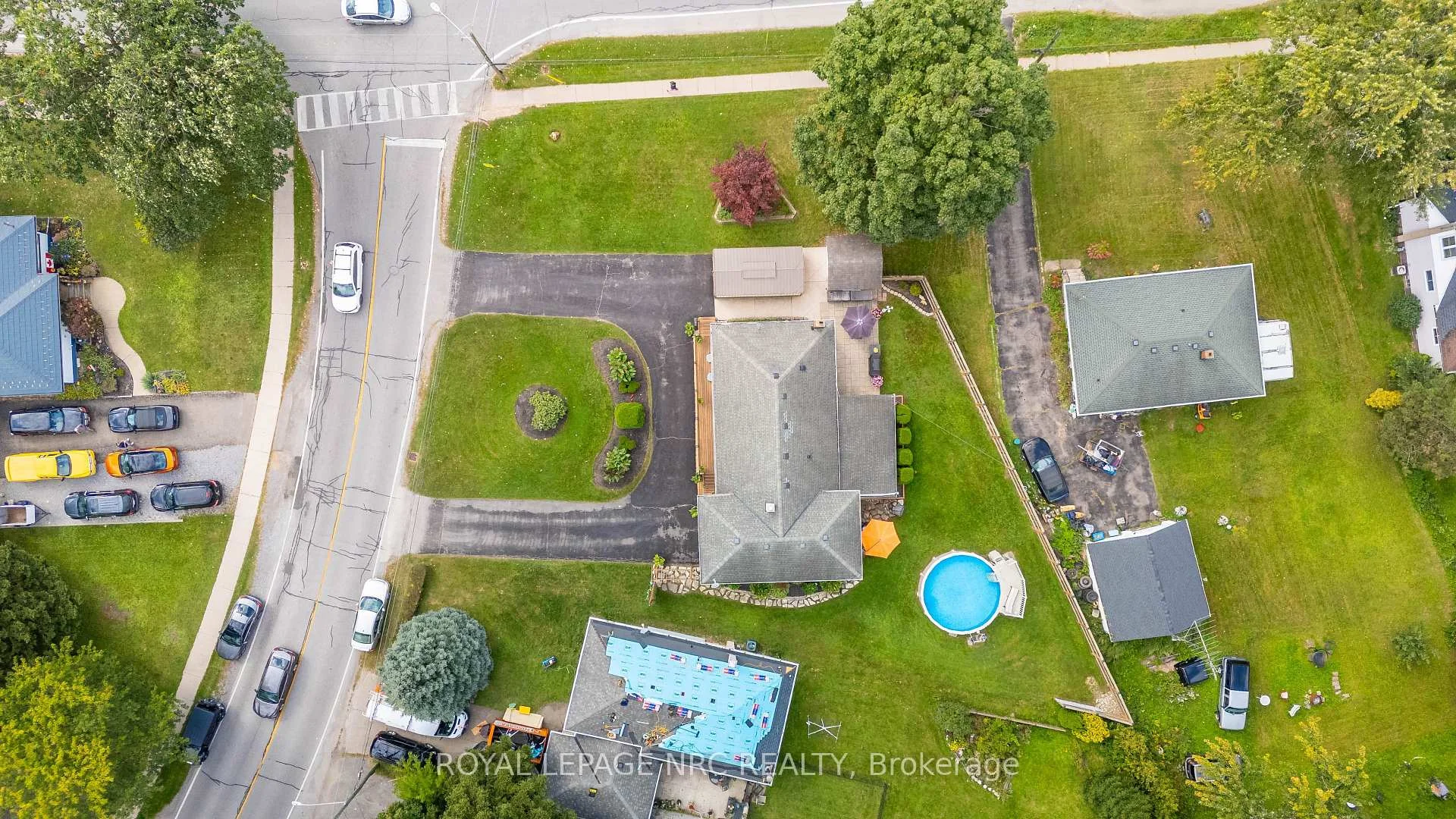 Photo 3 of 8031 Watson Street, Niagara Falls, Ascot — HOMEH