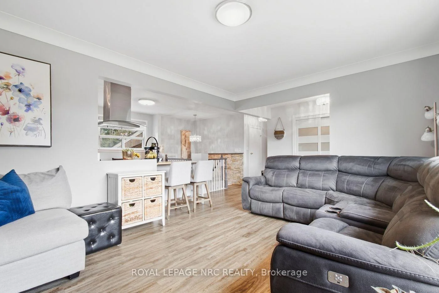 Photo 20 of 8031 Watson Street, Niagara Falls, Ascot — HOMEH