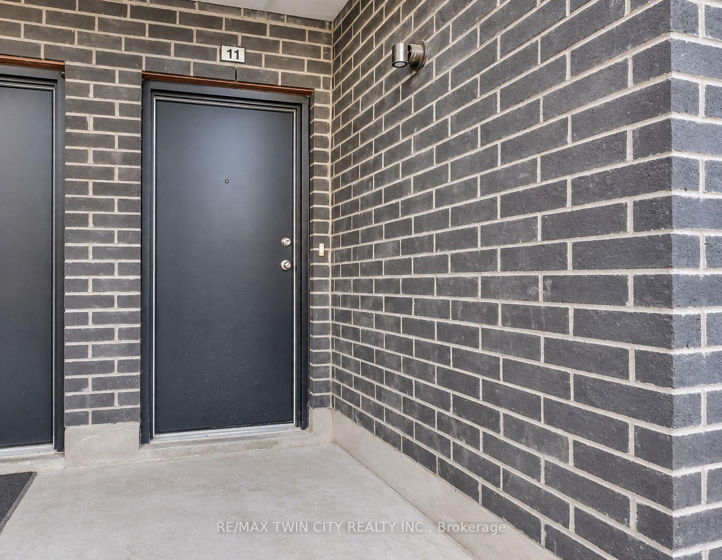 Photo 2 of Unit 11, 235 Chapel Hill Drive, Kitchener, Doon South — HOMEH