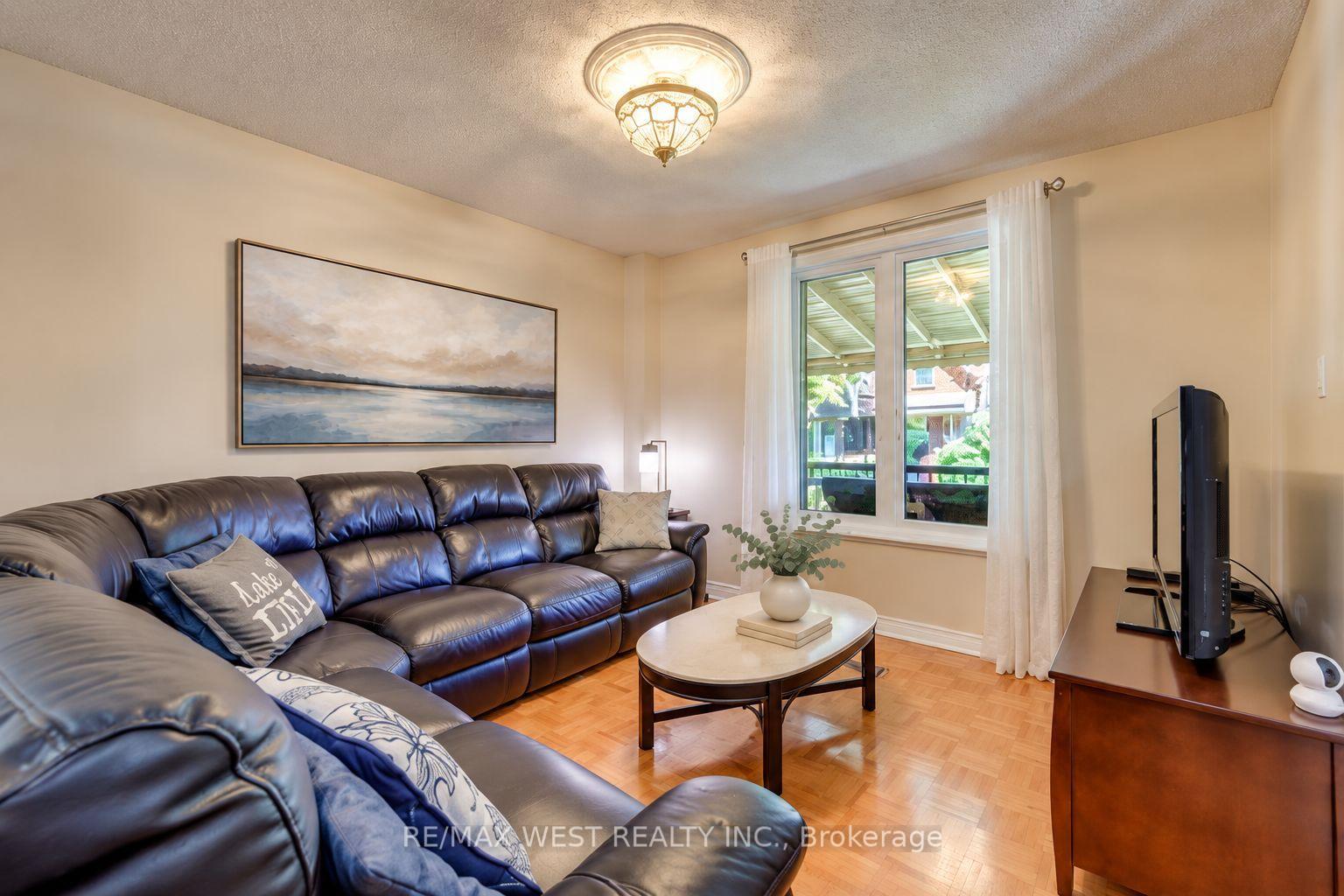Photo 9 of 369 Bartlett Avenue N, Toronto, Dovercourt-Wallace Emerson-Junction — HOMEH