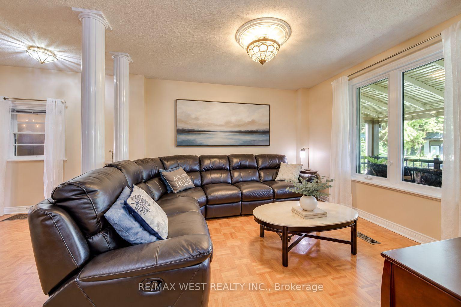 Photo 10 of 369 Bartlett Avenue N, Toronto, Dovercourt-Wallace Emerson-Junction — HOMEH