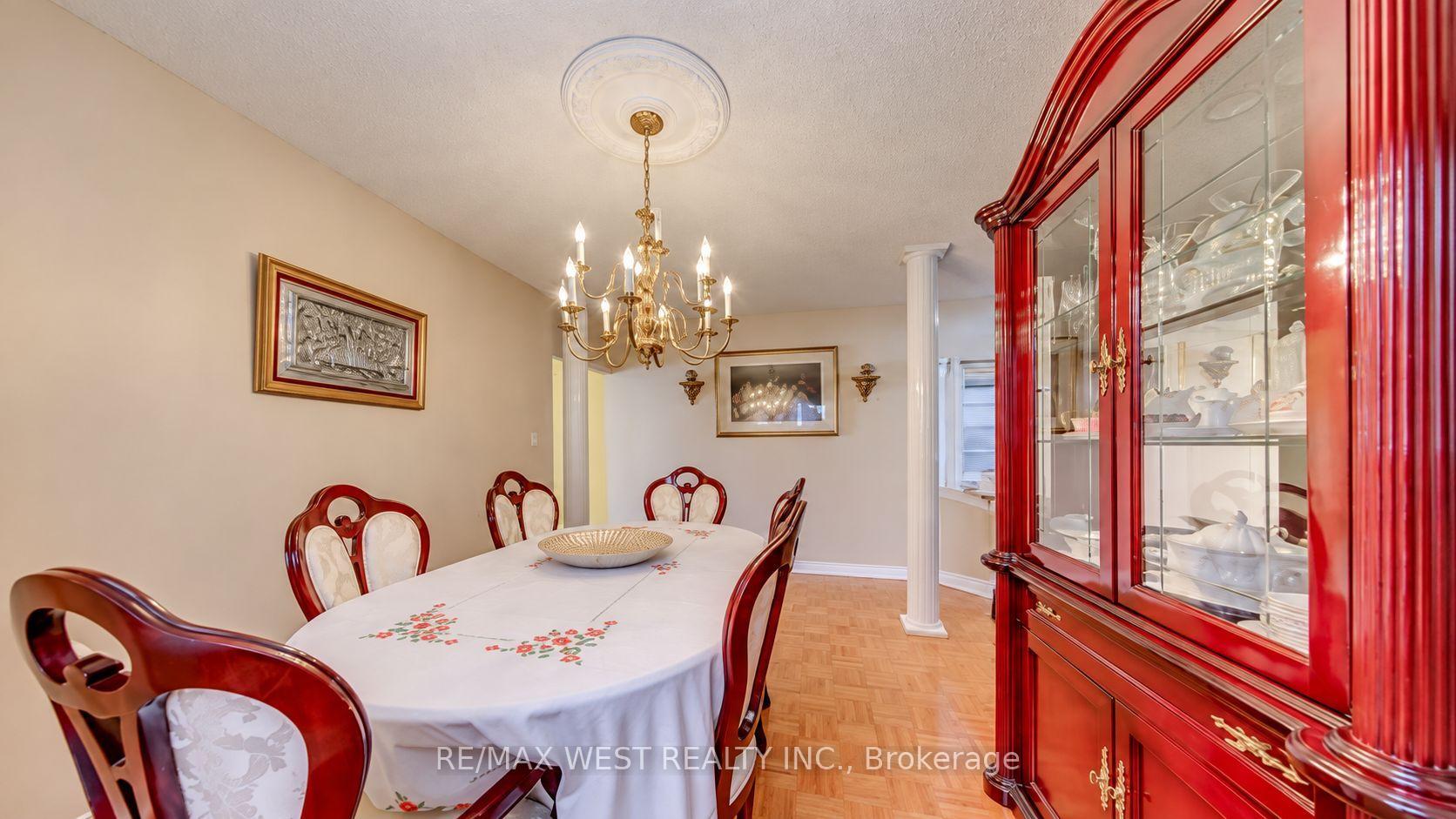 Photo 13 of 369 Bartlett Avenue N, Toronto, Dovercourt-Wallace Emerson-Junction — HOMEH