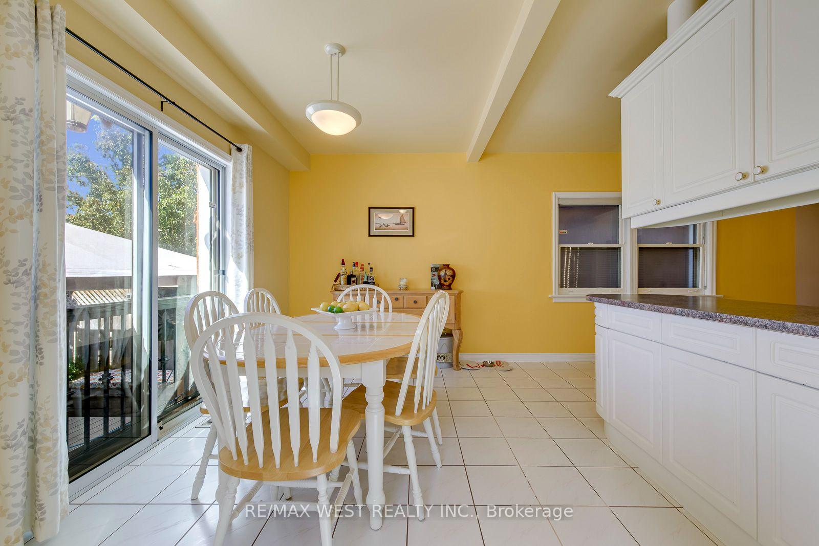 Photo 21 of 369 Bartlett Avenue N, Toronto, Dovercourt-Wallace Emerson-Junction — HOMEH