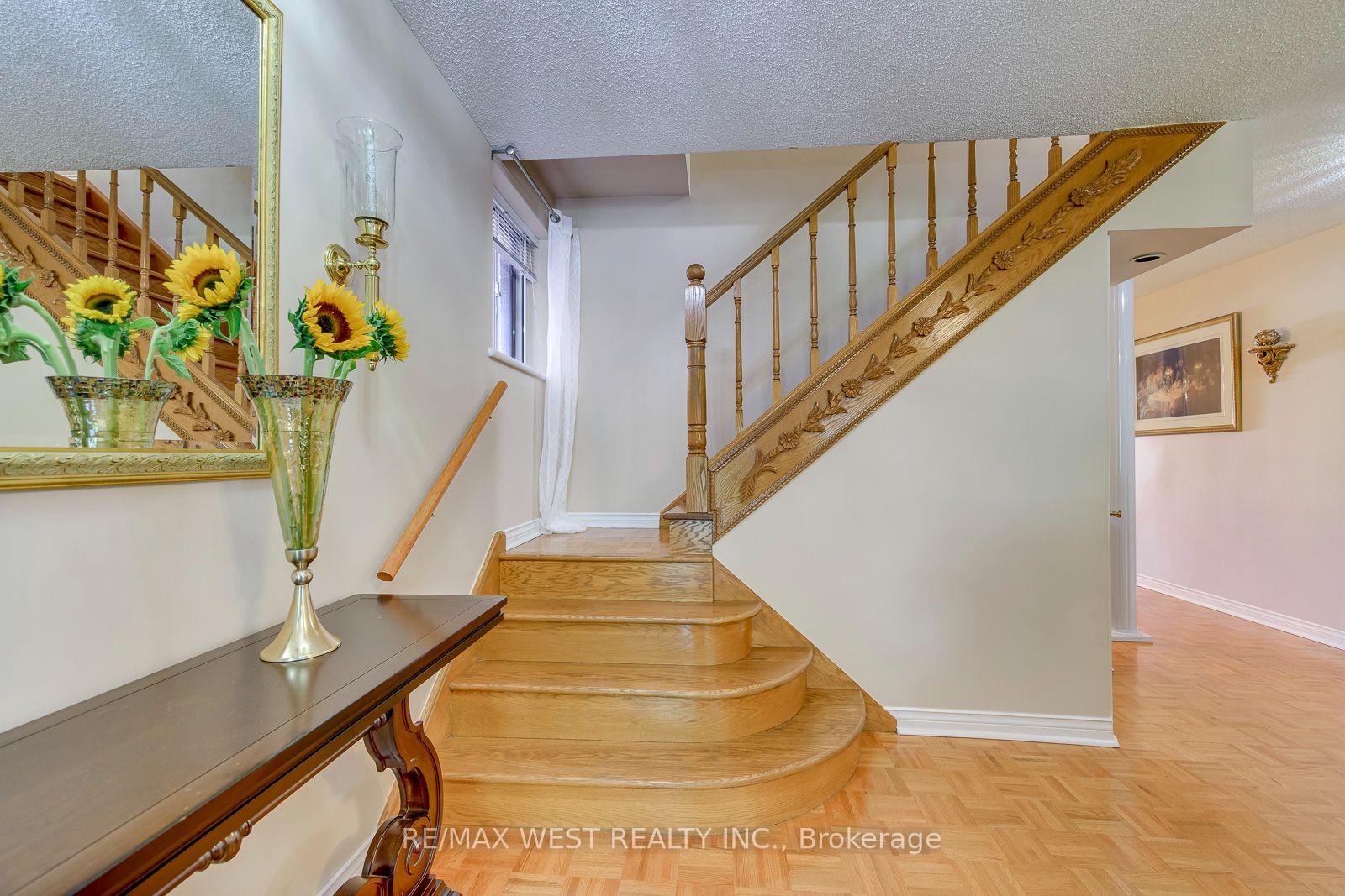 Photo 22 of 369 Bartlett Avenue N, Toronto, Dovercourt-Wallace Emerson-Junction — HOMEH