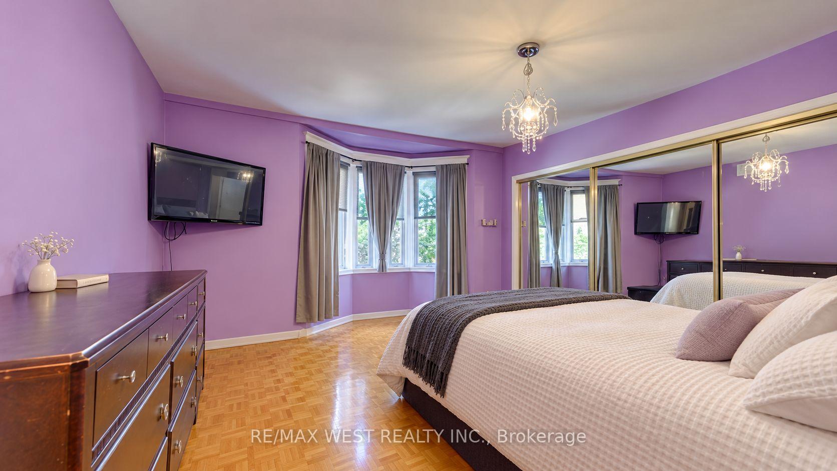 Photo 28 of 369 Bartlett Avenue N, Toronto, Dovercourt-Wallace Emerson-Junction — HOMEH