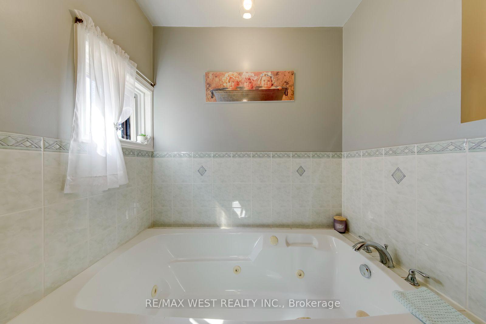 Photo 34 of 369 Bartlett Avenue N, Toronto, Dovercourt-Wallace Emerson-Junction — HOMEH