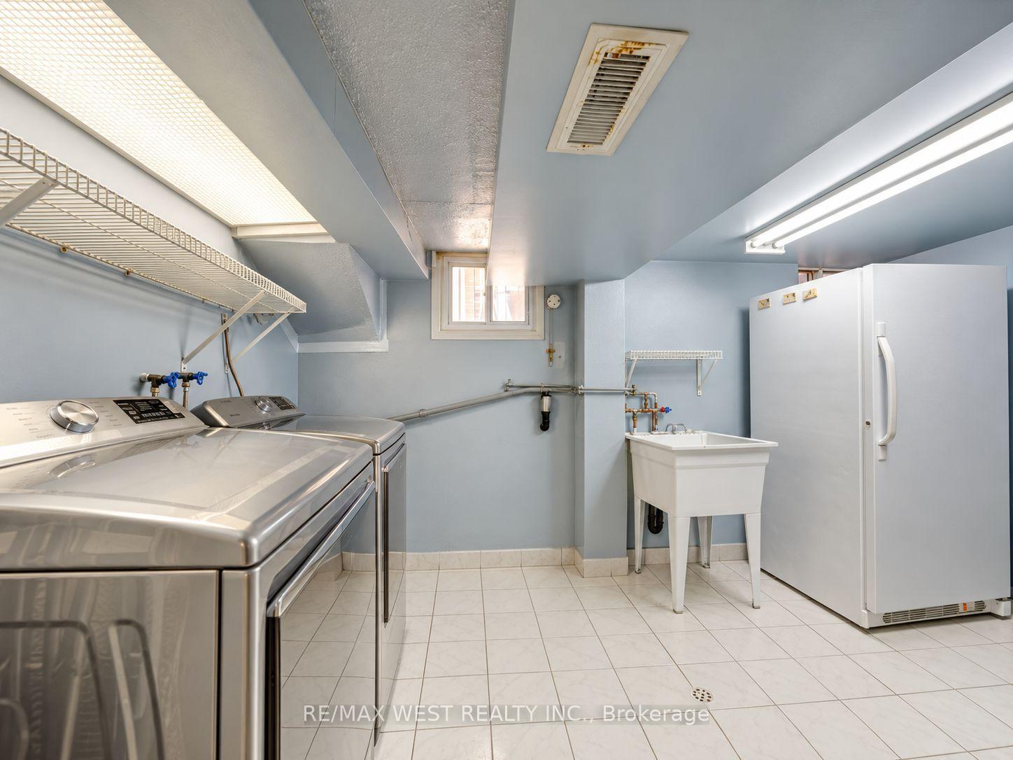 Photo 46 of 369 Bartlett Avenue N, Toronto, Dovercourt-Wallace Emerson-Junction — HOMEH