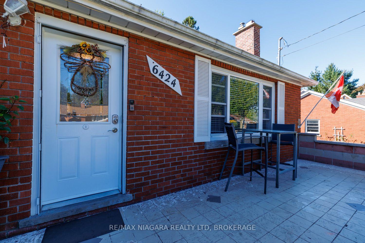 Photo 2 of 6424 Corwin Crescent, Niagara Falls, Dorchester — HOMEH