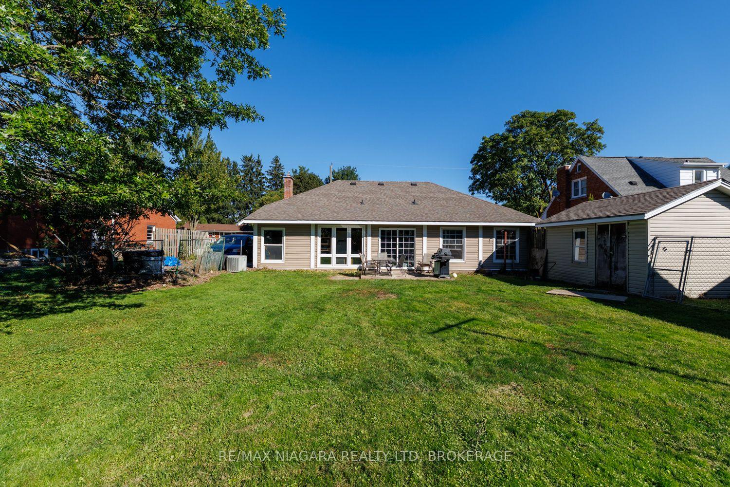 Photo 3 of 6424 Corwin Crescent, Niagara Falls, Dorchester — HOMEH