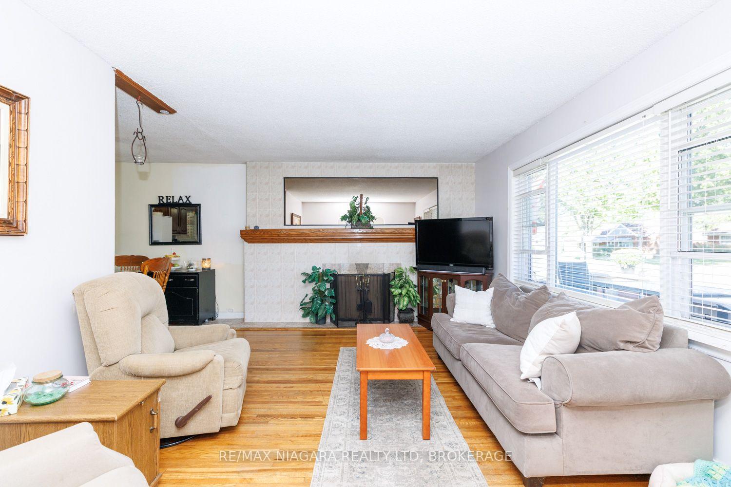 Photo 15 of 6424 Corwin Crescent, Niagara Falls, Dorchester — HOMEH