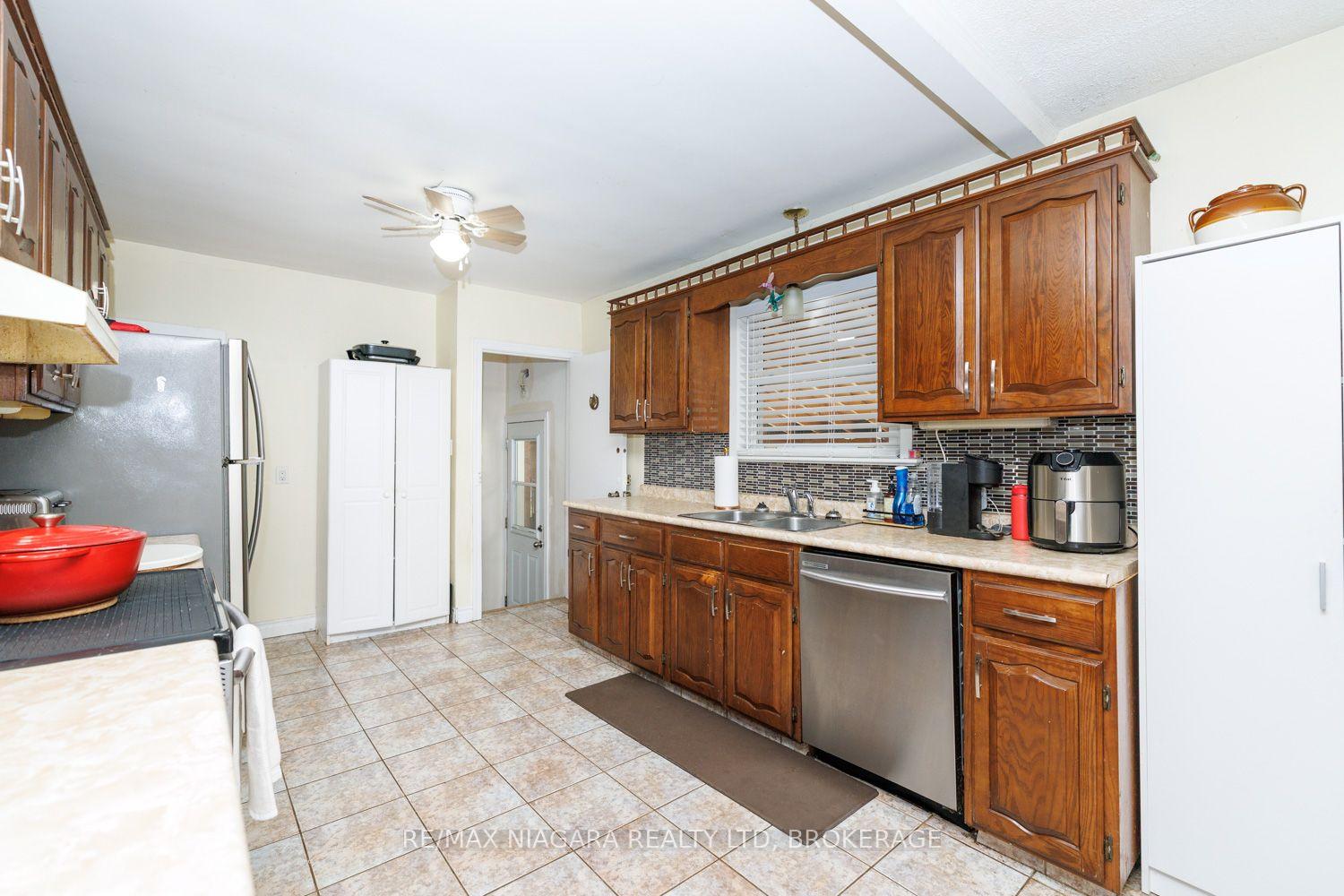 Photo 20 of 6424 Corwin Crescent, Niagara Falls, Dorchester — HOMEH