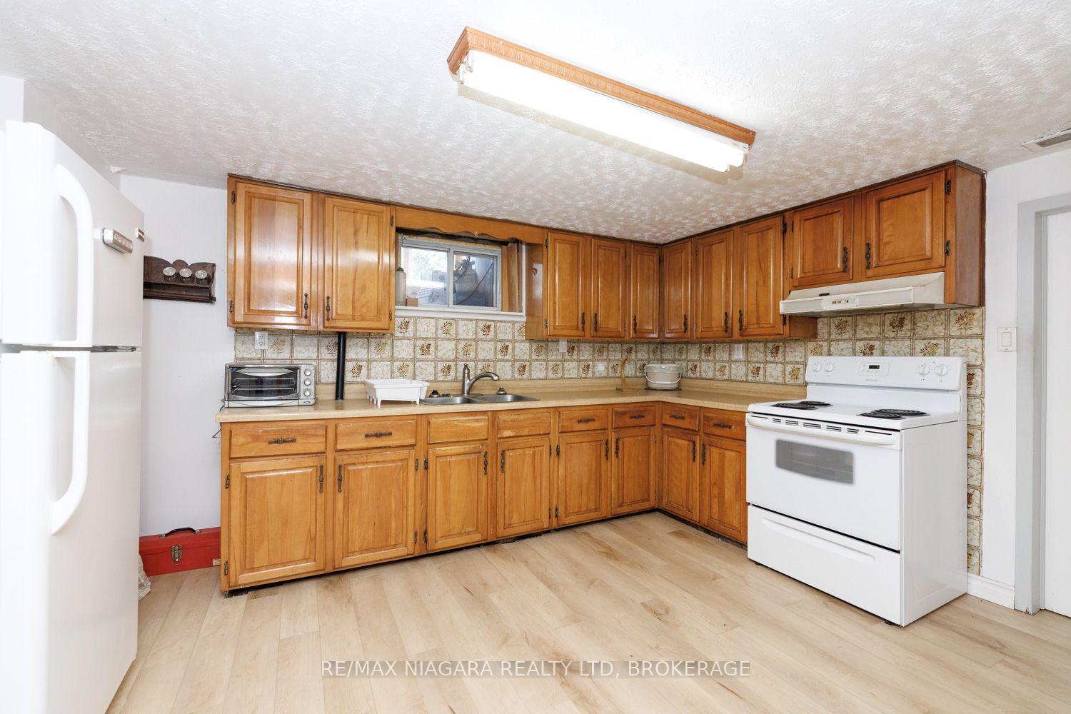 Photo 28 of 6424 Corwin Crescent, Niagara Falls, Dorchester — HOMEH