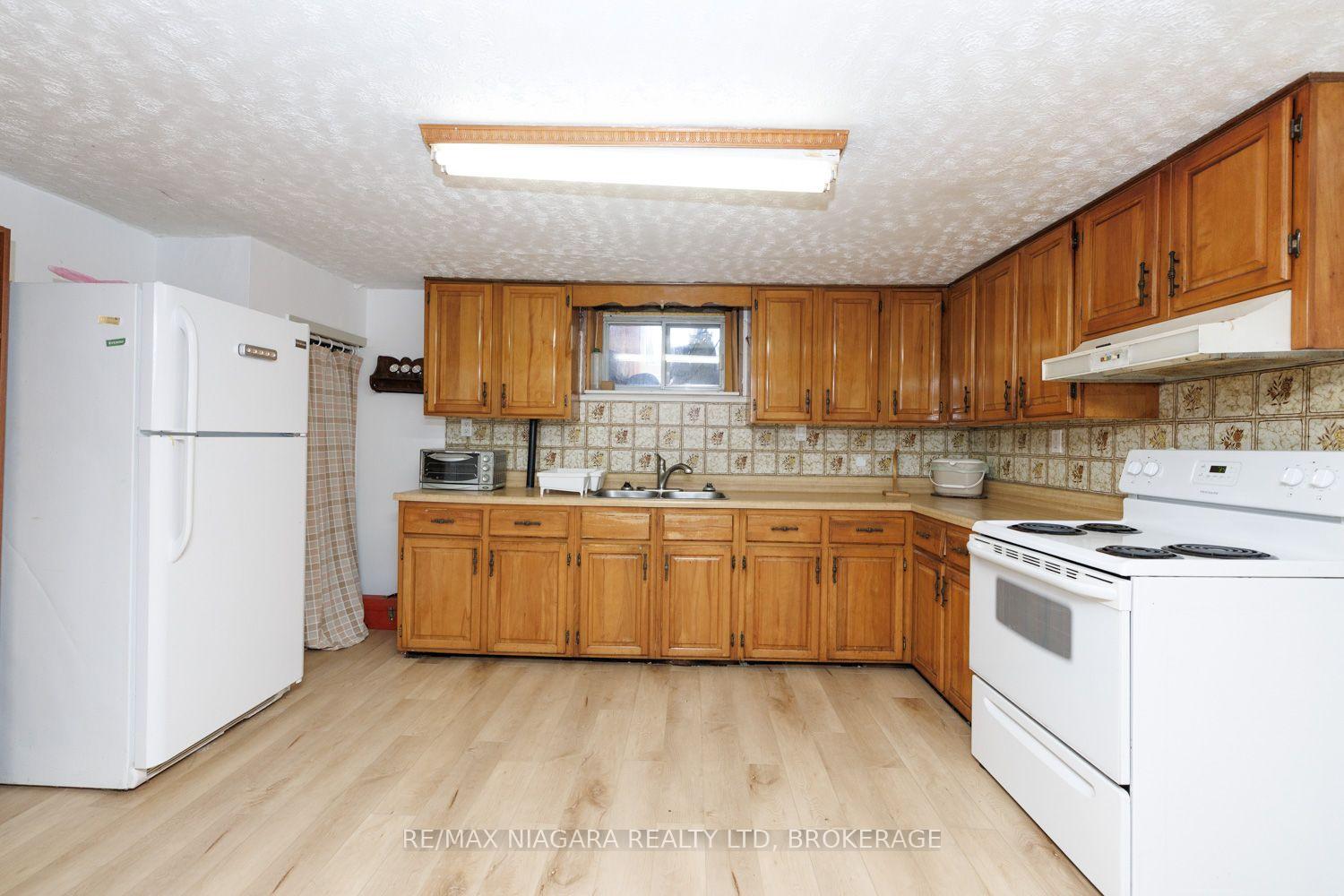 Photo 29 of 6424 Corwin Crescent, Niagara Falls, Dorchester — HOMEH