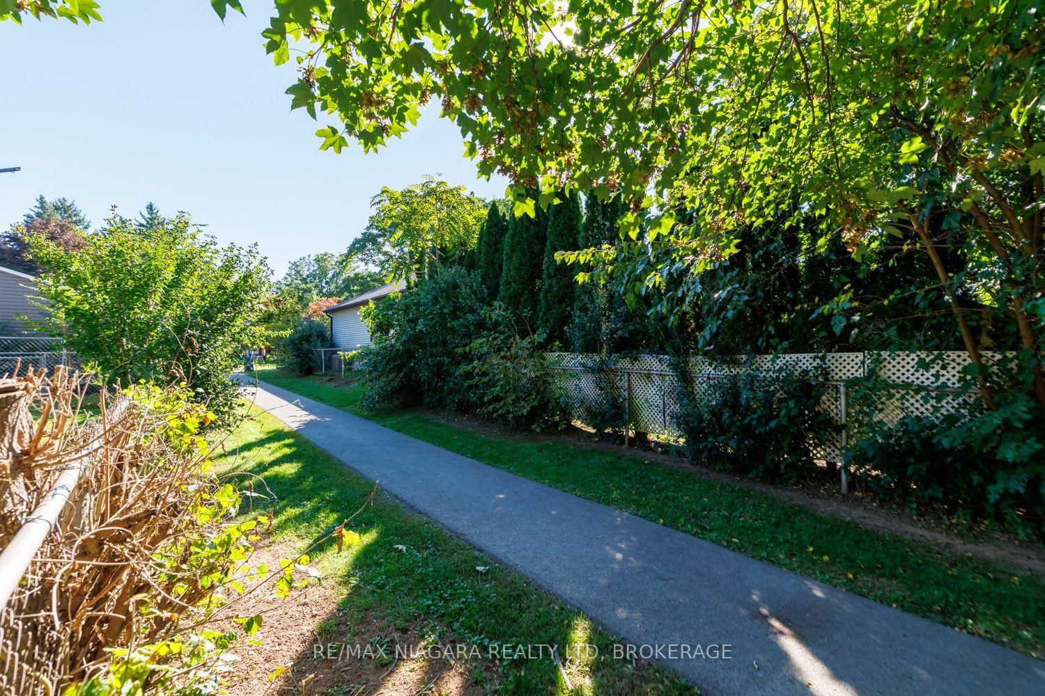 Photo 36 of 6424 Corwin Crescent, Niagara Falls, Dorchester — HOMEH