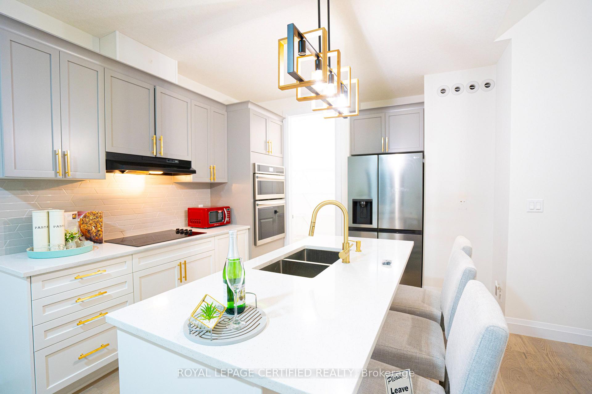 Photo 9 of Unit 10, 242 Mount Pleasant Street, Brantford, Empire South — HOMEH