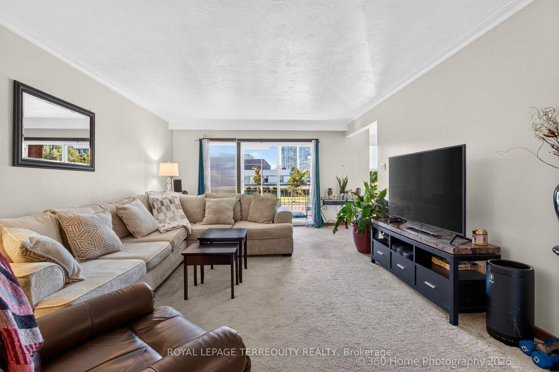 Photo 18 of 88 Central Parkway W, Mississauga, Fairview — HOMEH