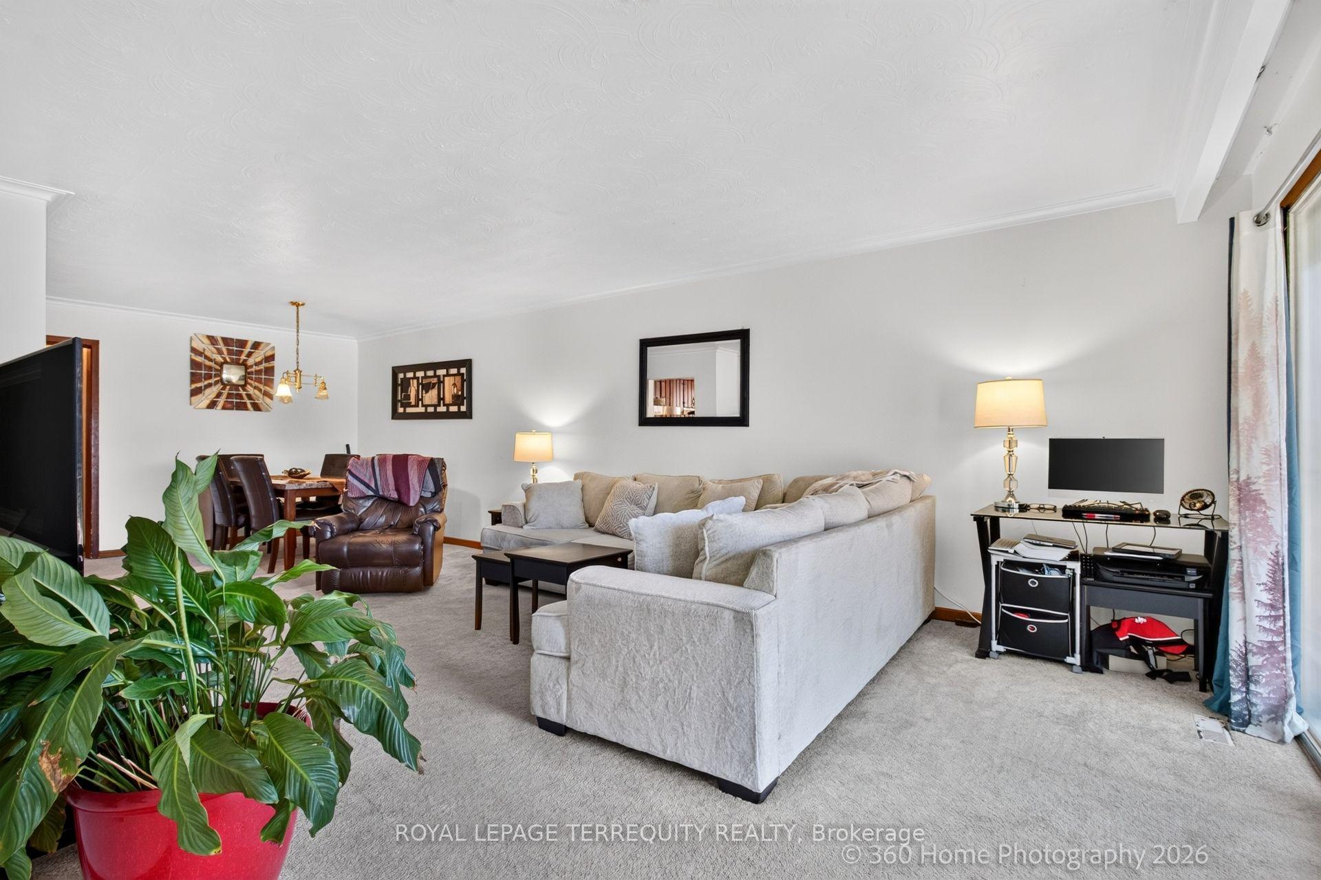 Photo 20 of 88 Central Parkway W, Mississauga, Fairview — HOMEH