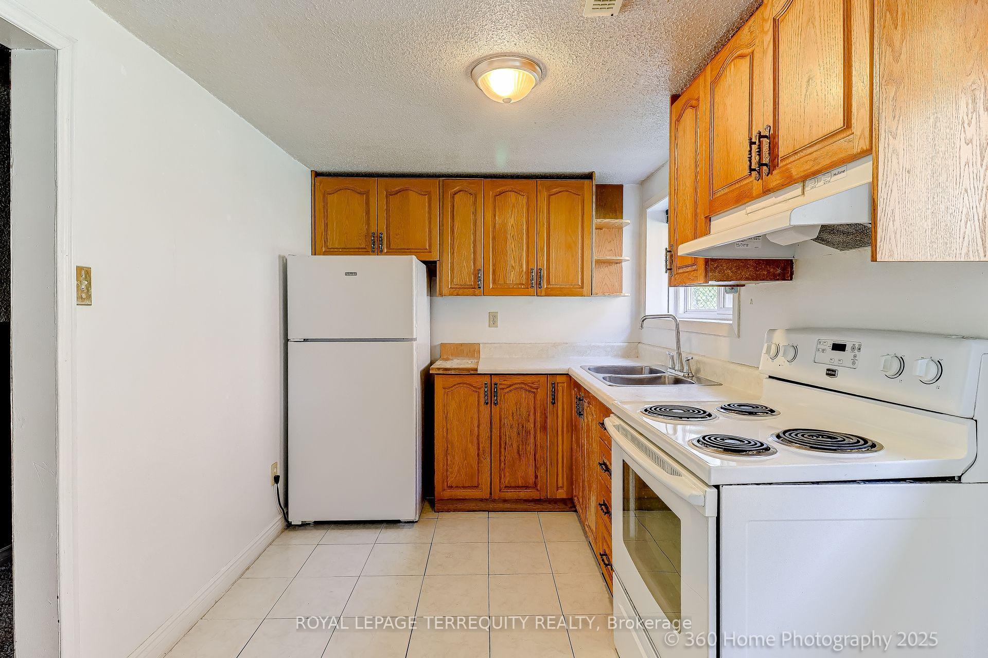 Photo 54 of 88 Central Parkway W, Mississauga, Fairview — HOMEH
