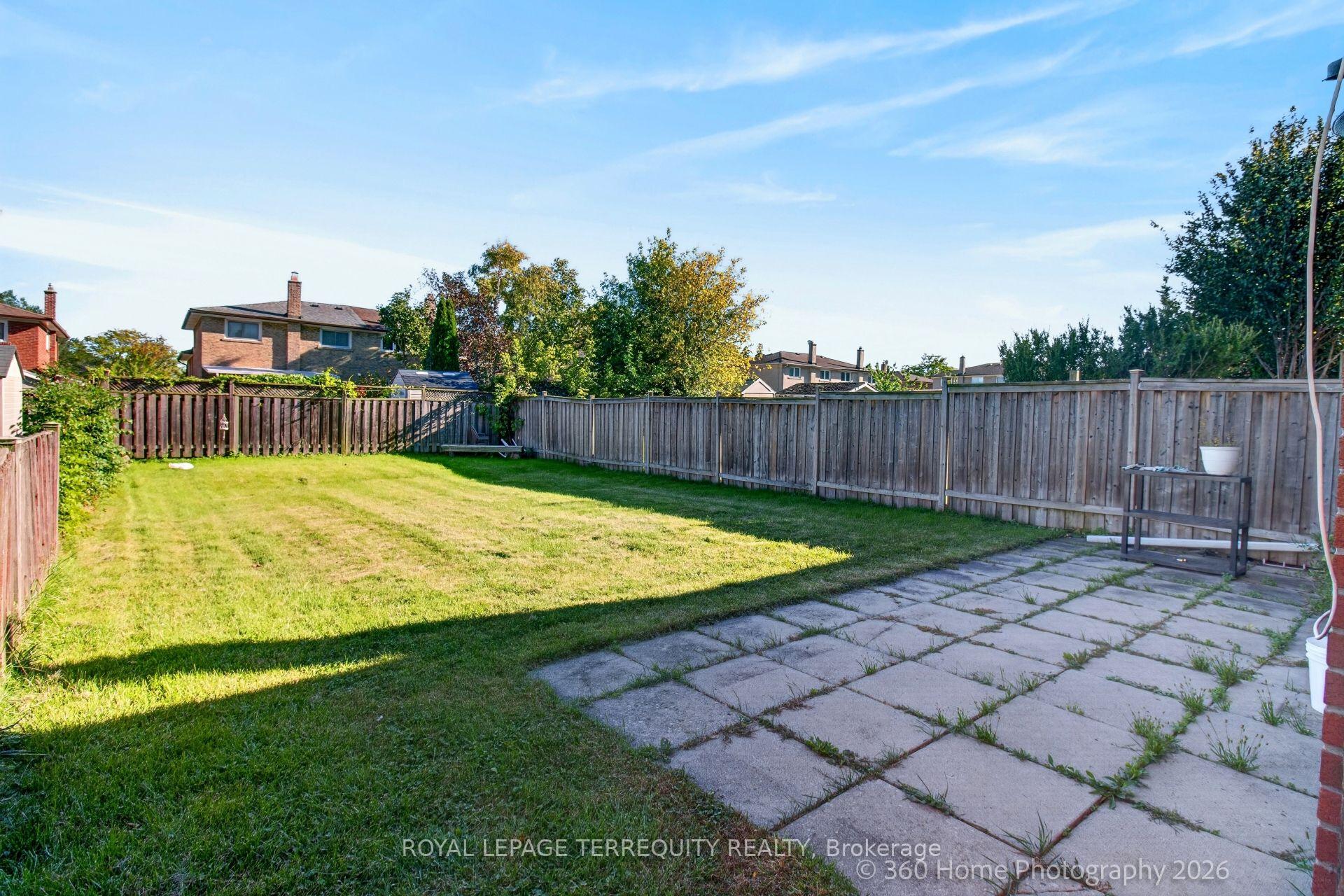 Photo 76 of 88 Central Parkway W, Mississauga, Fairview — HOMEH