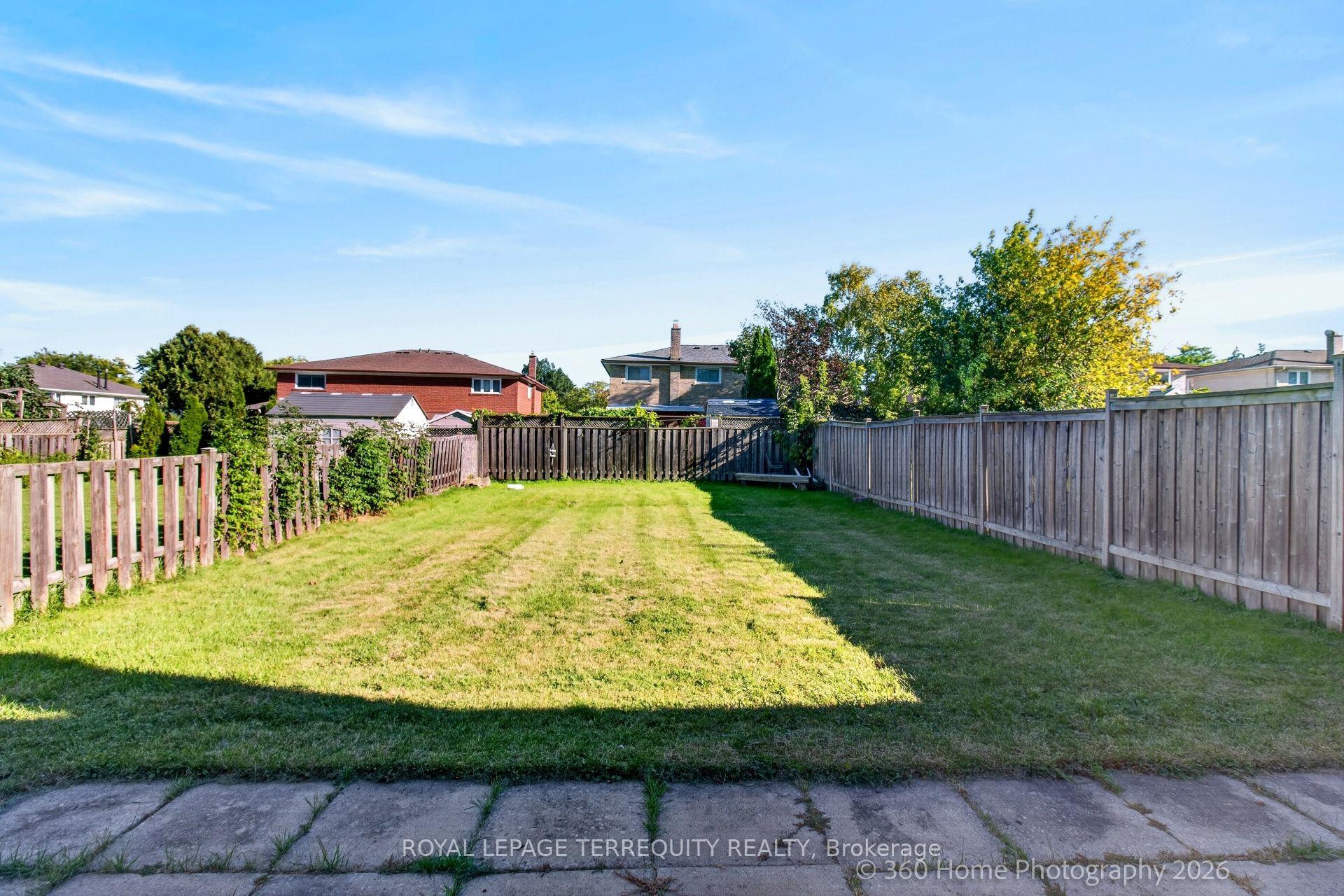 Photo 77 of 88 Central Parkway W, Mississauga, Fairview — HOMEH